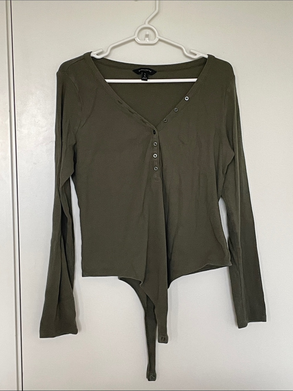 💫 BANANA REPUBLIC Olive Green Long-Sleeve Snap-Front Bodysuit